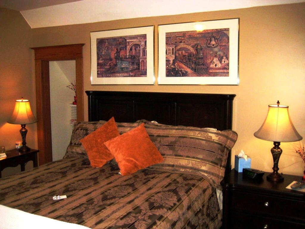 Phoenix House B&B Stettler Exterior foto